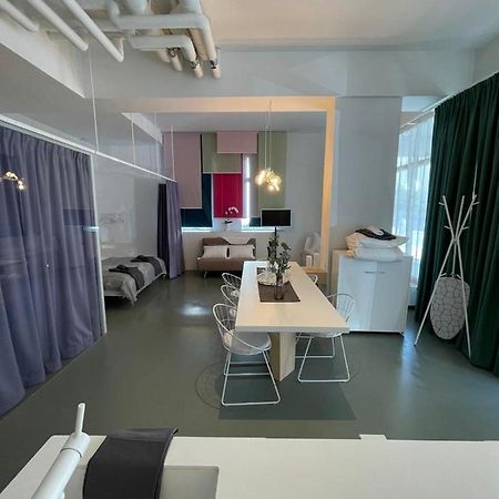 Main Station Design Loft Style Apartment Инсбрук Экстерьер фото