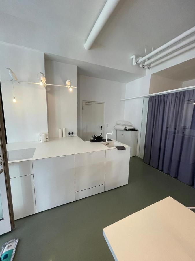 Main Station Design Loft Style Apartment Инсбрук Экстерьер фото